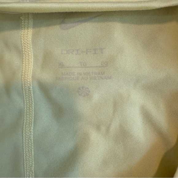 Nike Logo Crop Relaxed Dri-Fit Tee - Picture 5 of 6